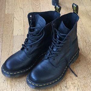 Dr. Marten 1460 Pascal Virginia Boots